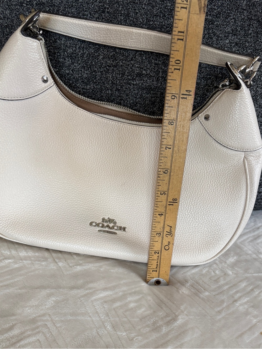 Coach White Pebbled Leather Shoulder Bag with Detachable Strap - Picture 9 of 10